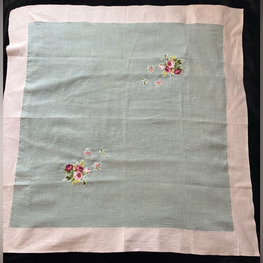 Vintage White Tablecloth Pink Edge Floral , 40x40